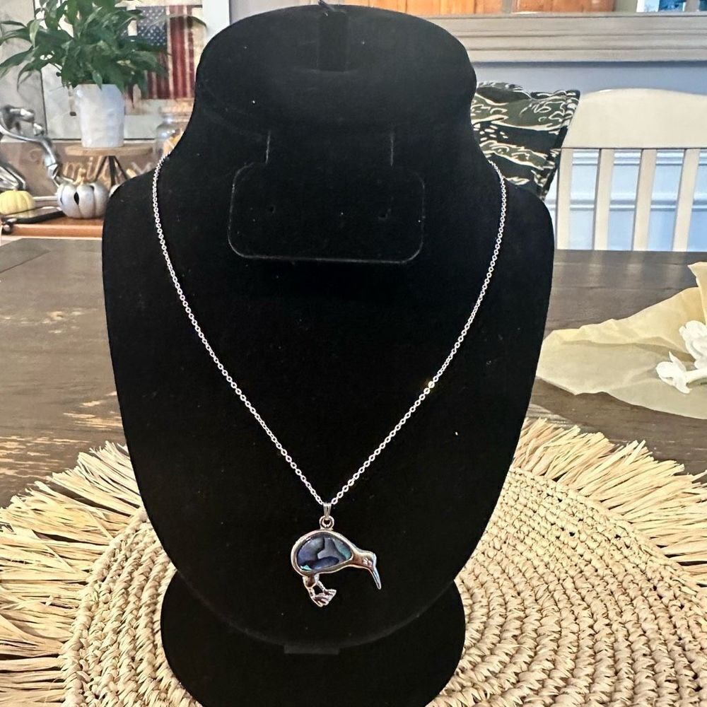 Royal Pacific Vintage Iridescent Paua Shell Necklace‎ Made in New Zealand